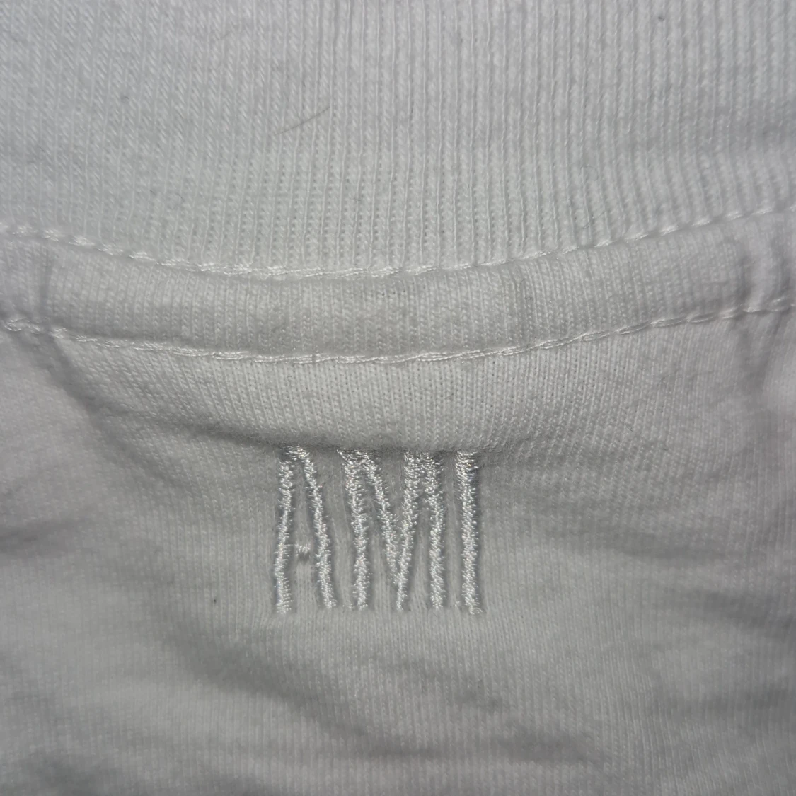 Vit t-shirt från Ami - 3