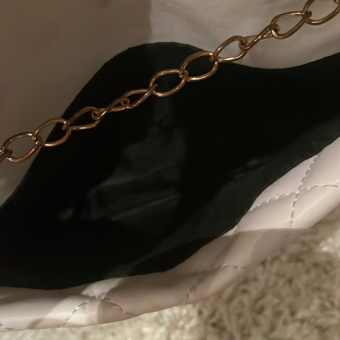 Vit quiltad axelväska med kedja - 3