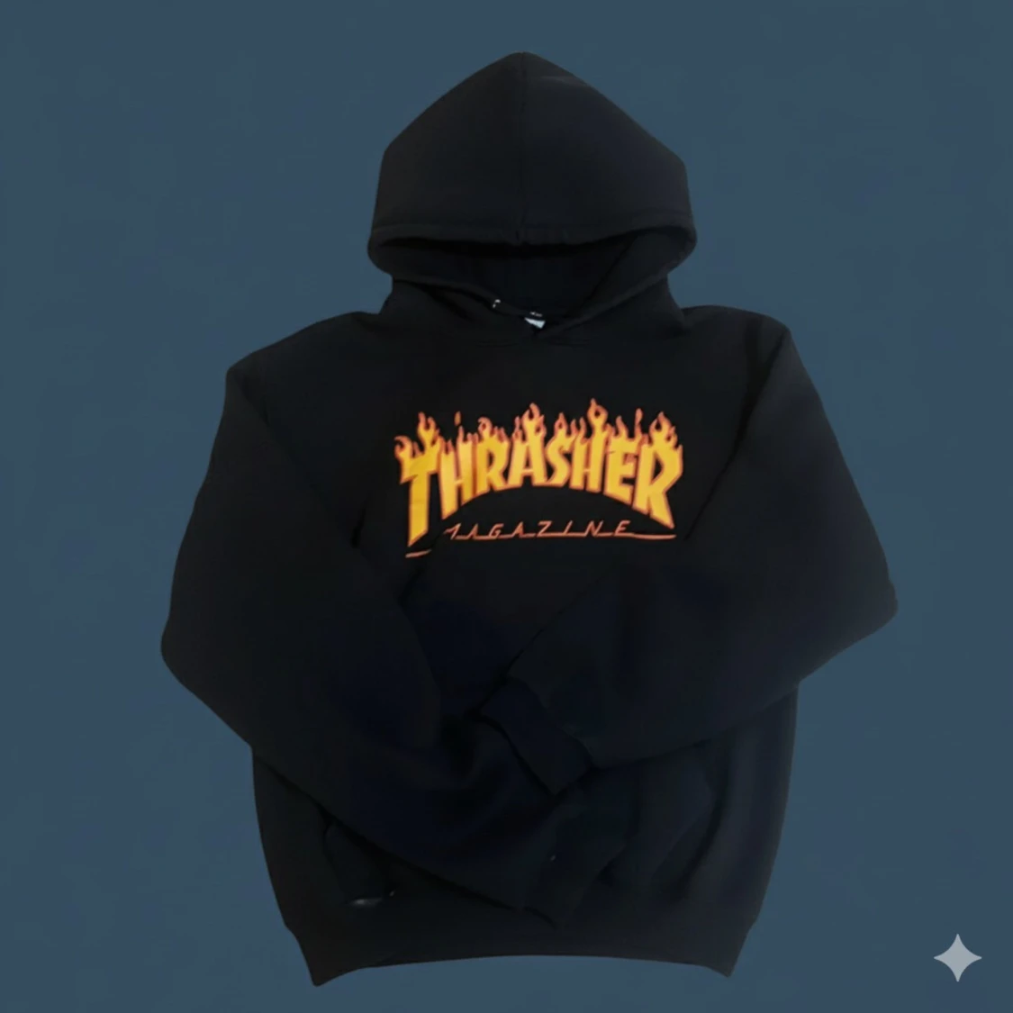 Svart Thrasher hoodie med flames