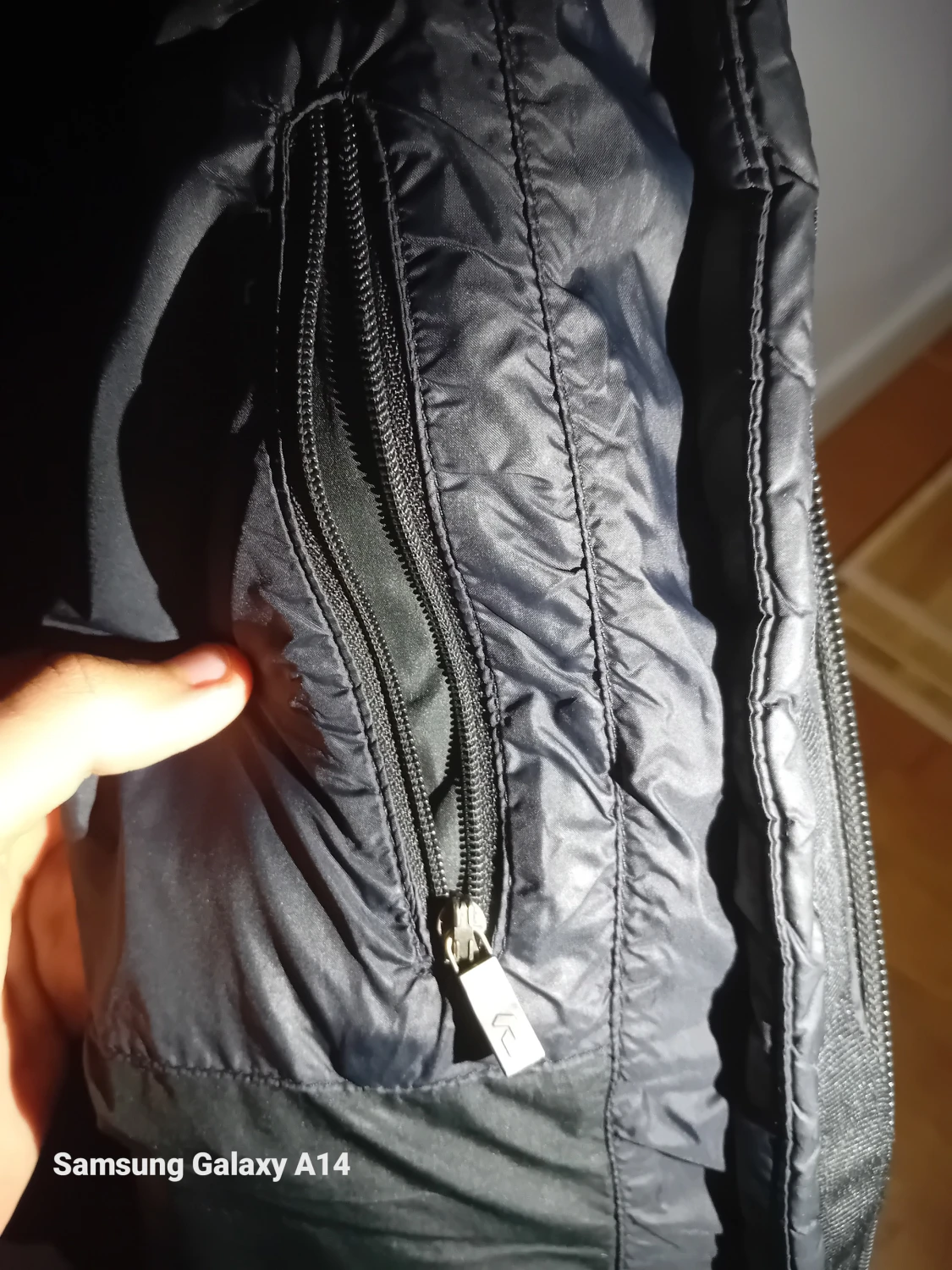 Svart Peak Performance dunjacka XS - 3