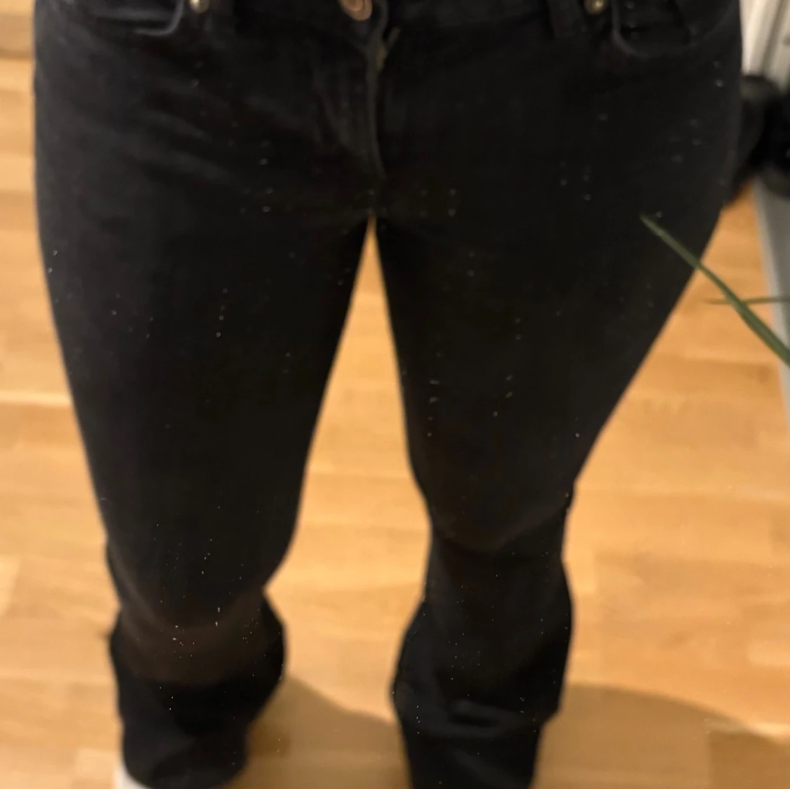 Svarta bootcut jeans med hög midja - 2