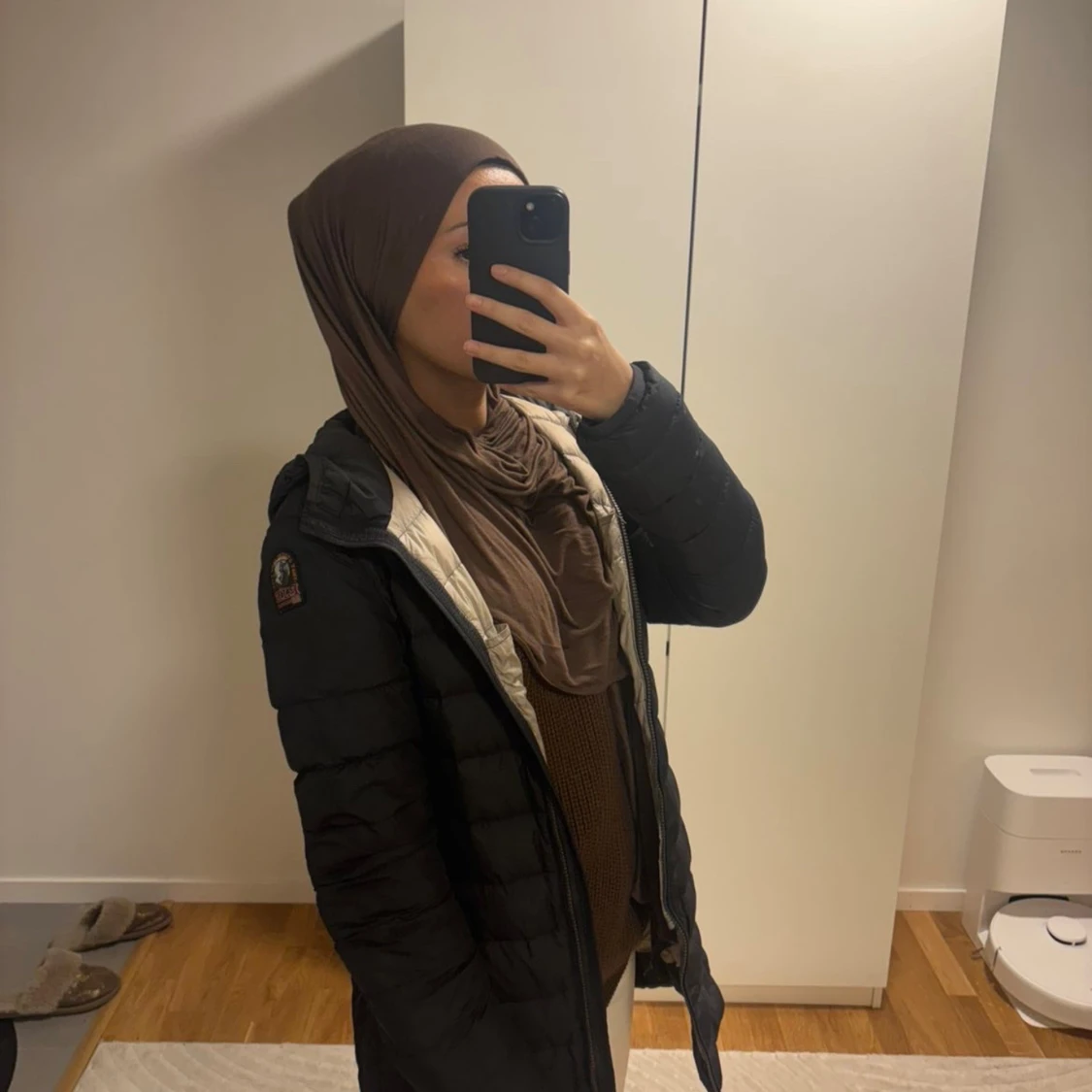 Svart lång pufferjacka med huva - 1