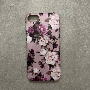 Blommigt mobilskal  - Superfint blommigt mobilskal för IPhone 7/8/SE💕