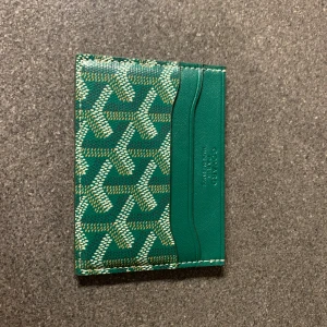 Go - Hej, säljer en riktigt stilig plånbok. Skriv privat för mer info. Pris kan diskuteras 