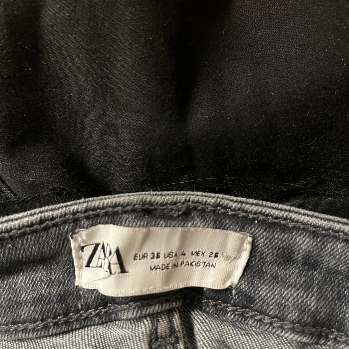 Svarta jeans från Zara  - 4
