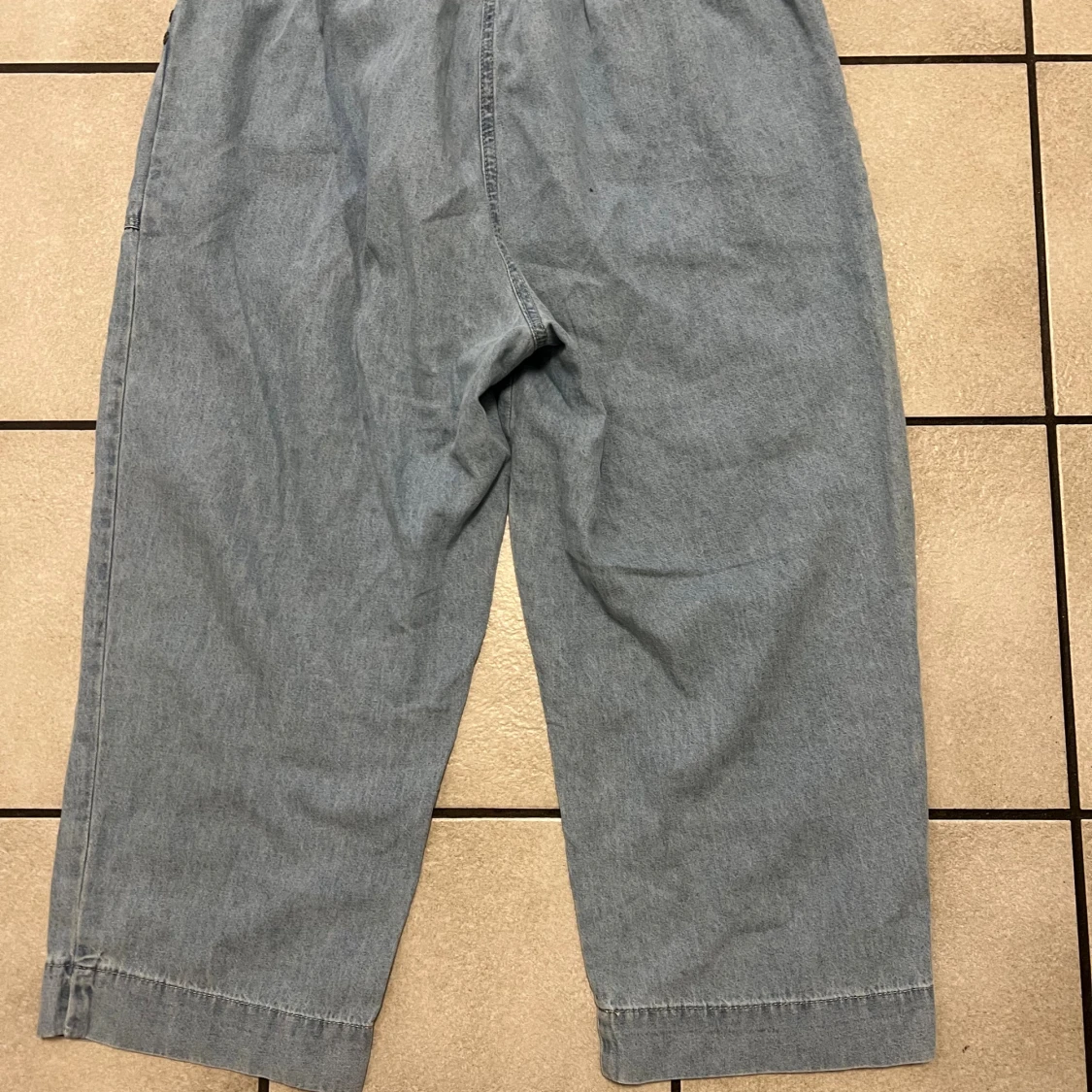 Blå croppade jeansbyxor från Cellbes - 3