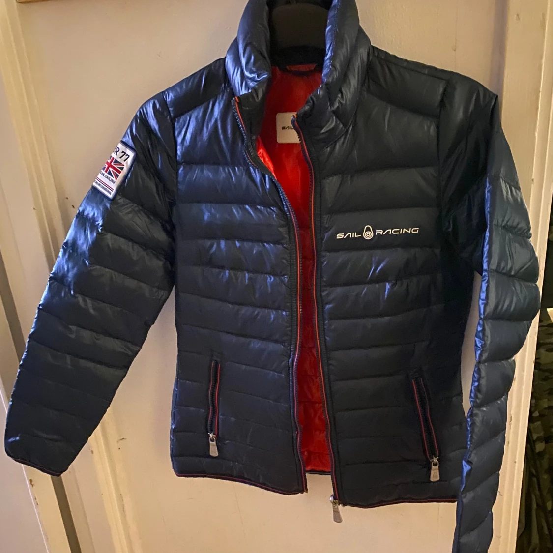 Mörkblå Sail Racing pufferjacka passar bäst som storl XS - 3