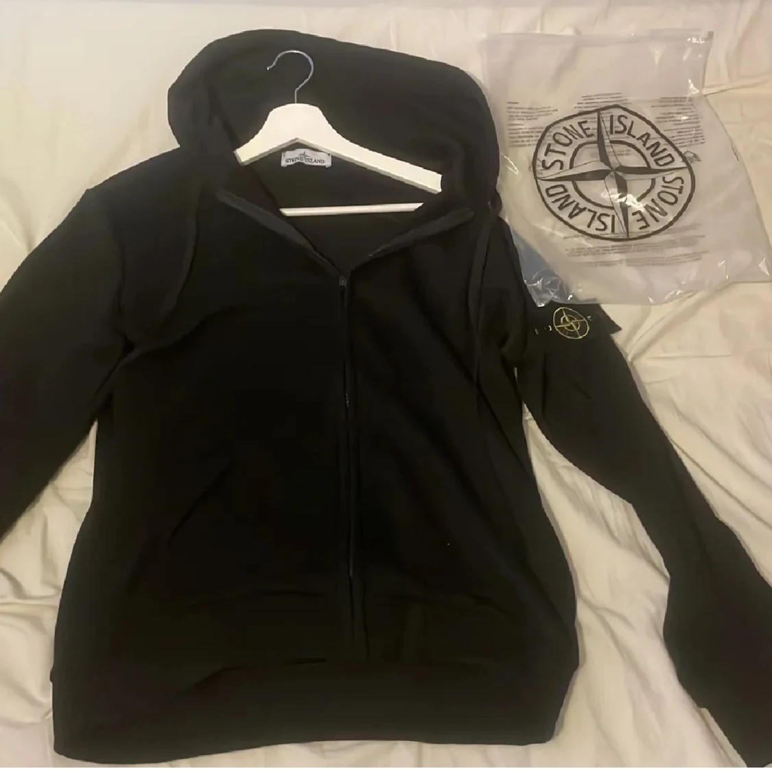 Svart hoodie från Stone Island M