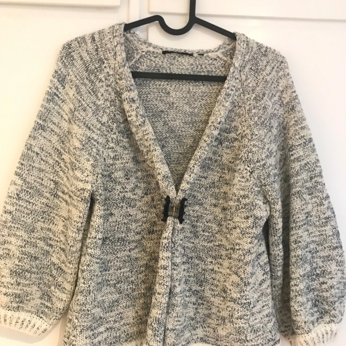 Gråmelerad kofta från Zero