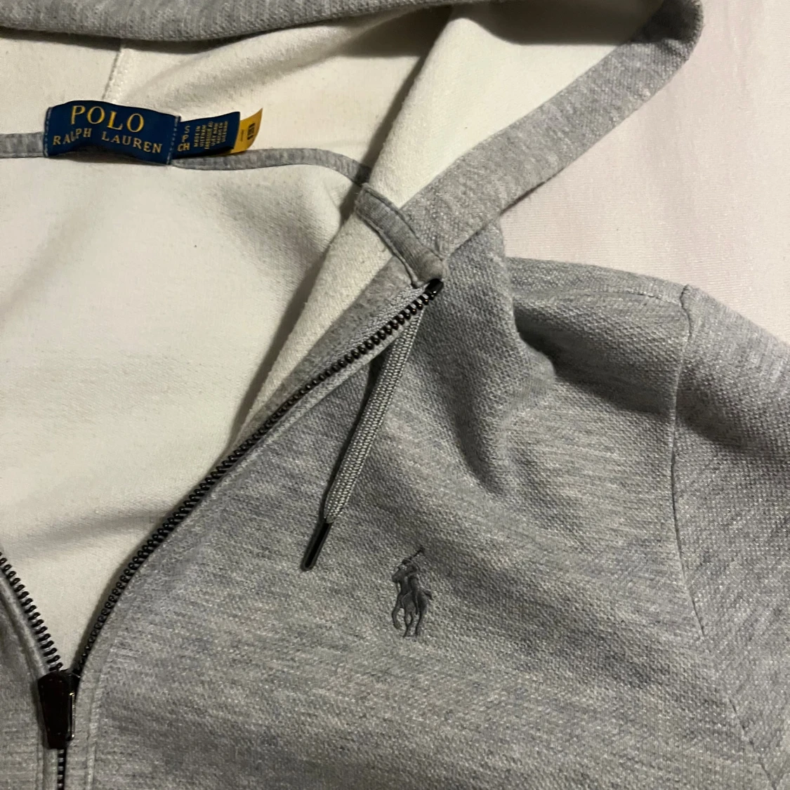 Grå hoodie från Polo Ralph Lauren - 2