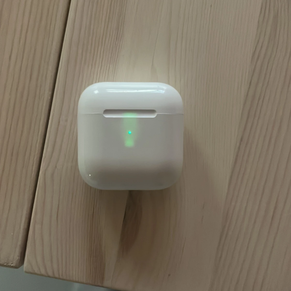 AirPods (2nd generation)