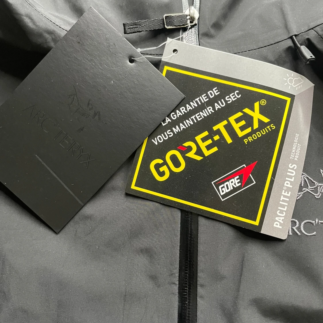 Svart Arc'teryx Gore-Tex vindjacka - 2