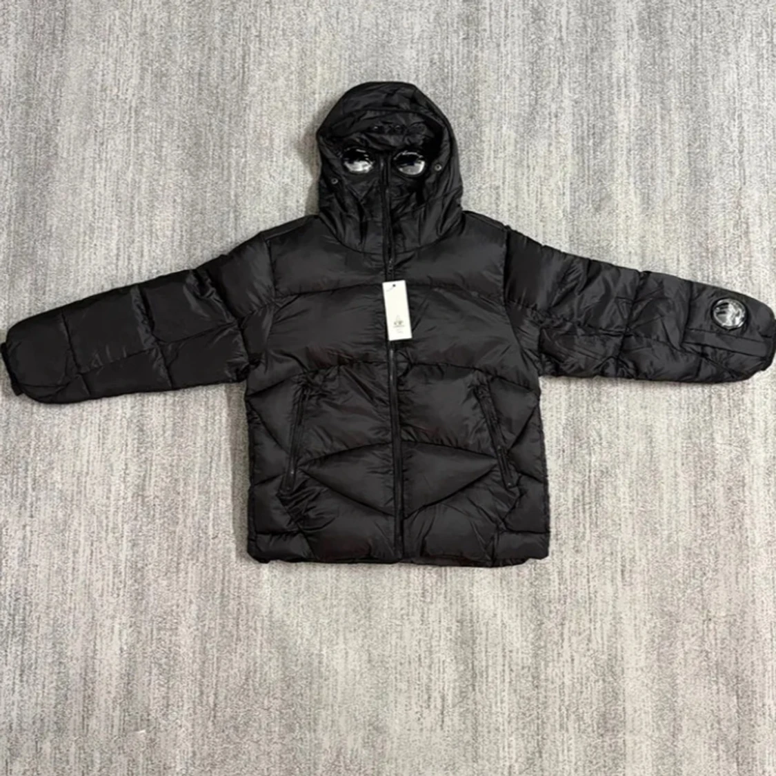 CP Company pufferjacka med huva