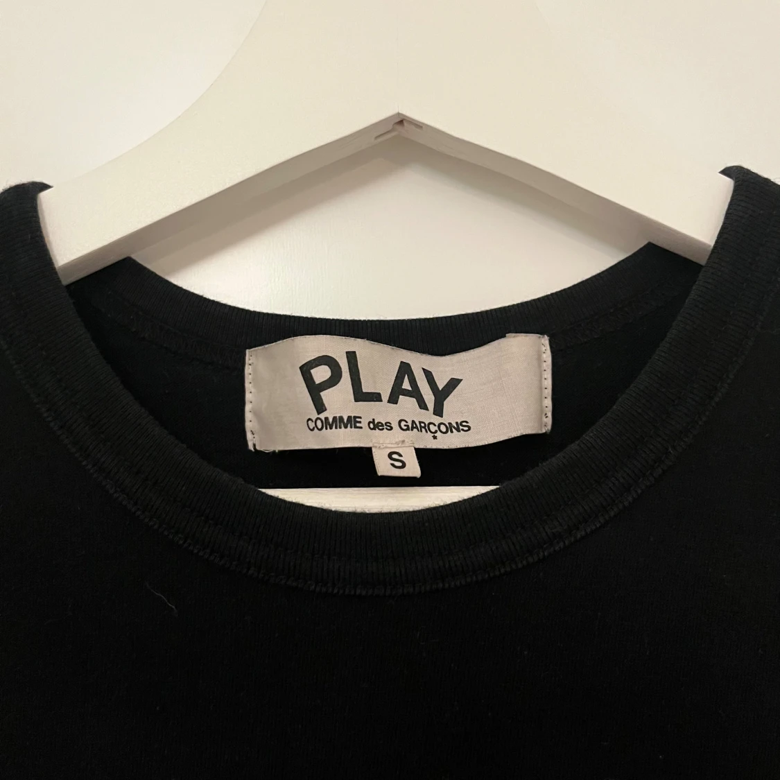 Svart Comme des Garçons t-shirt - 1