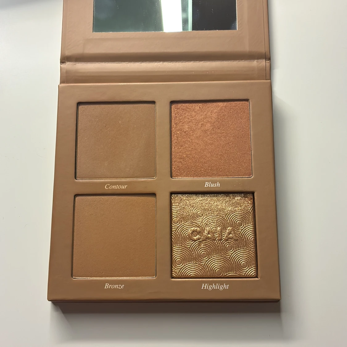 Caia classy palette  - 1