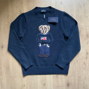 Ralph Lauren tröja - Sprillans ny Säljer då den inte passar mig Tagg och orginalpåse finns Fråga gärna frågor!