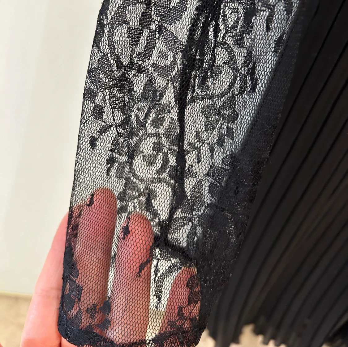 Ny Svart spetsklänning från Zara - 4