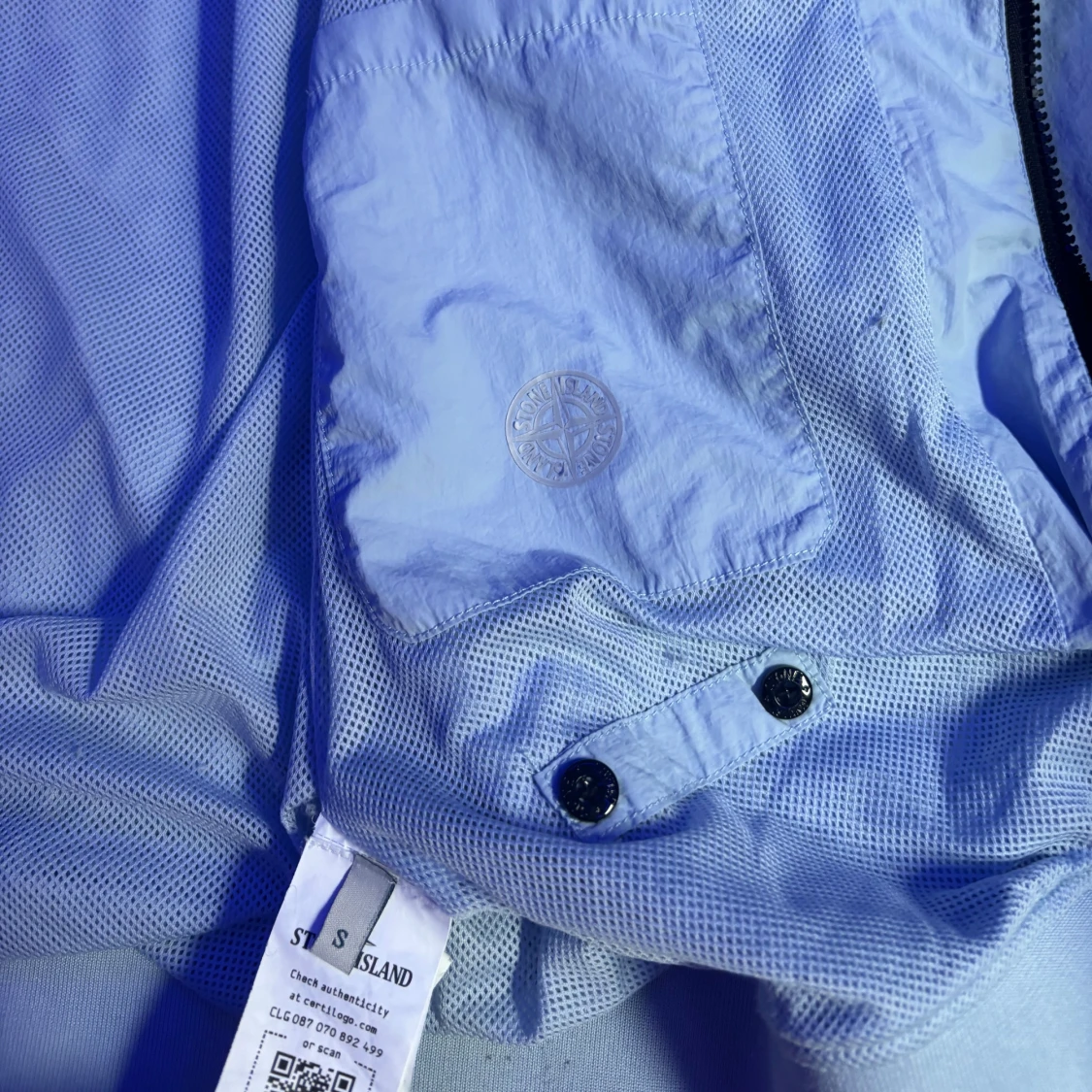 Ljusblå vindjacka från Stone Island - 3