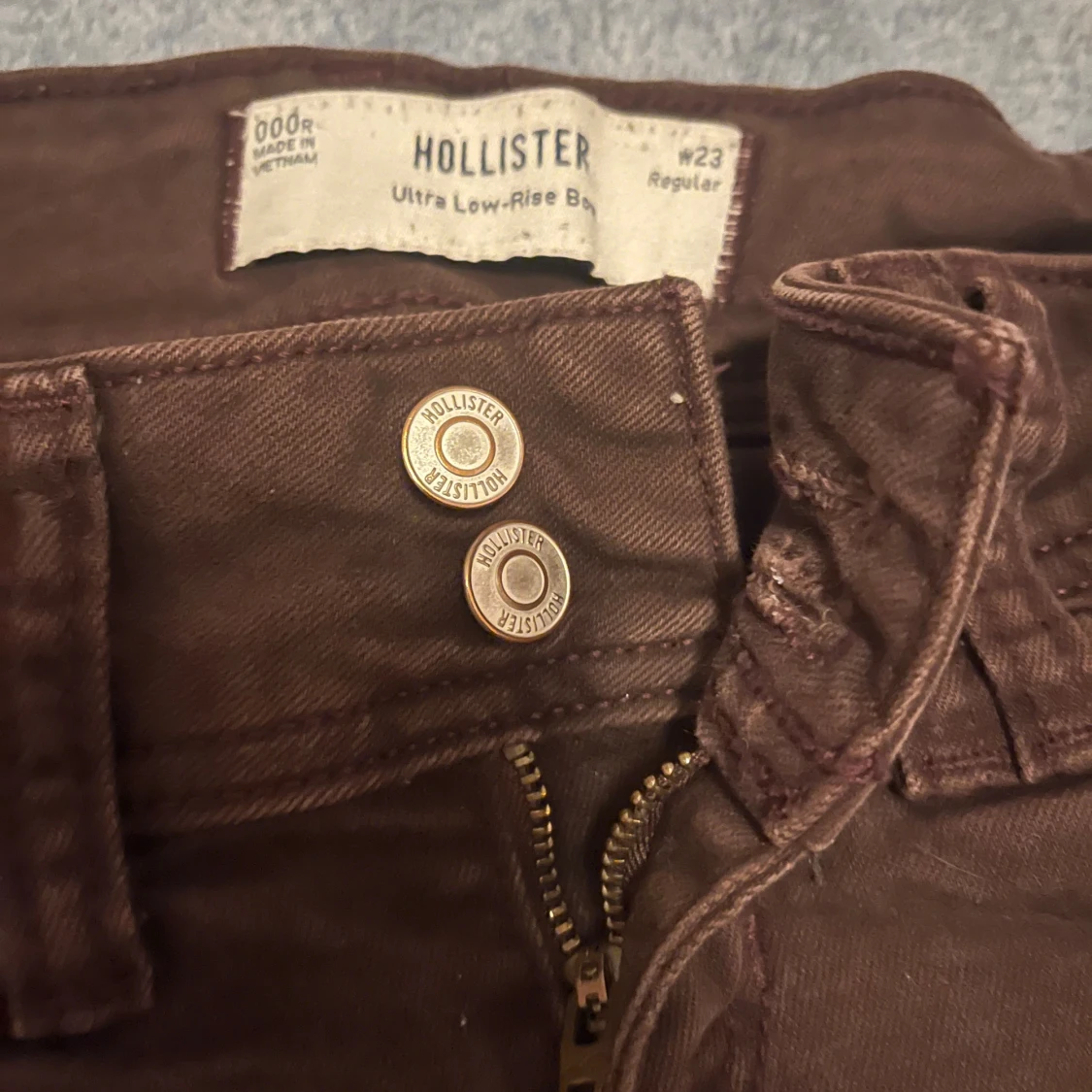 Bruna low-rise shorts från Hollister - 2