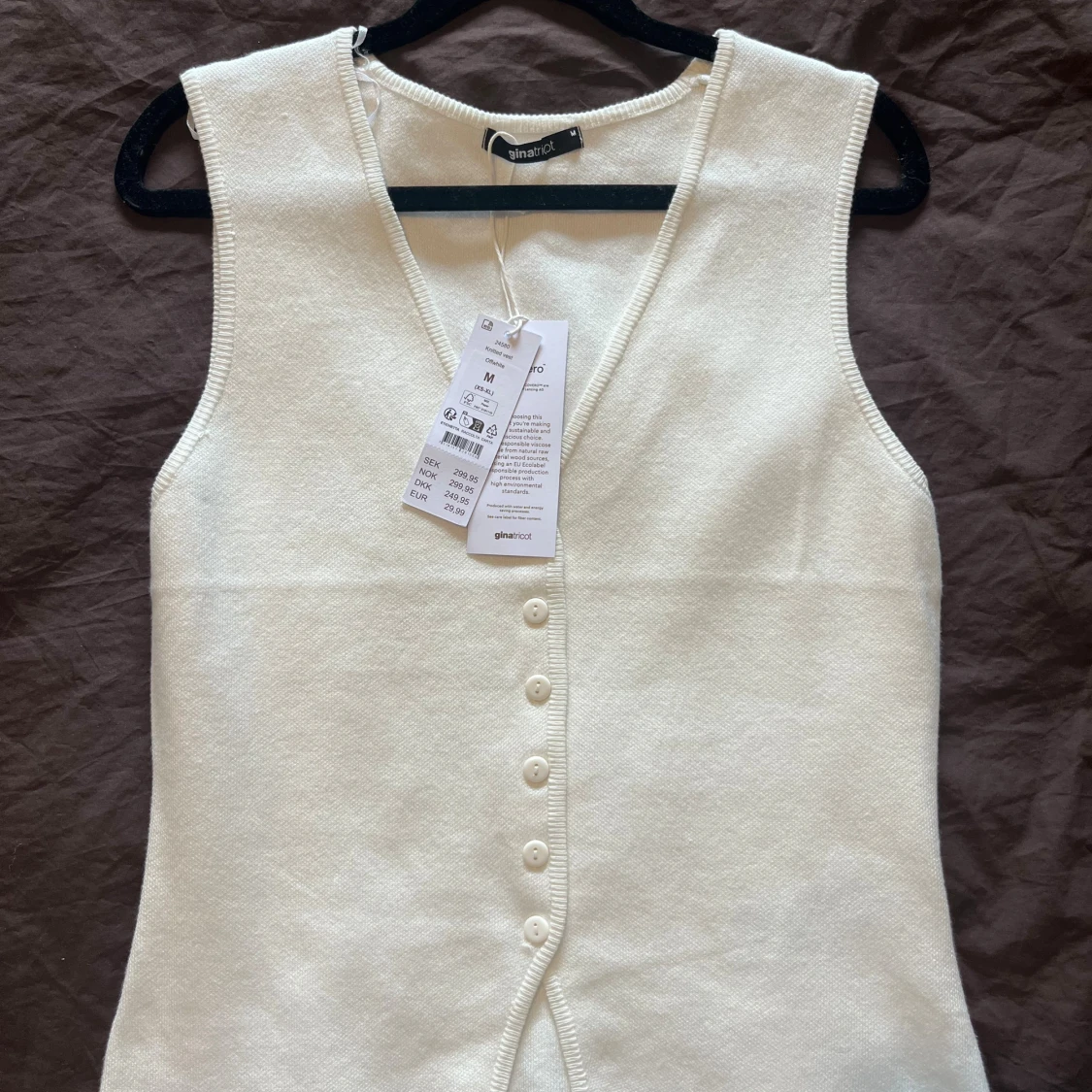 Offwhite stickad väst från Gina Tricot - 2