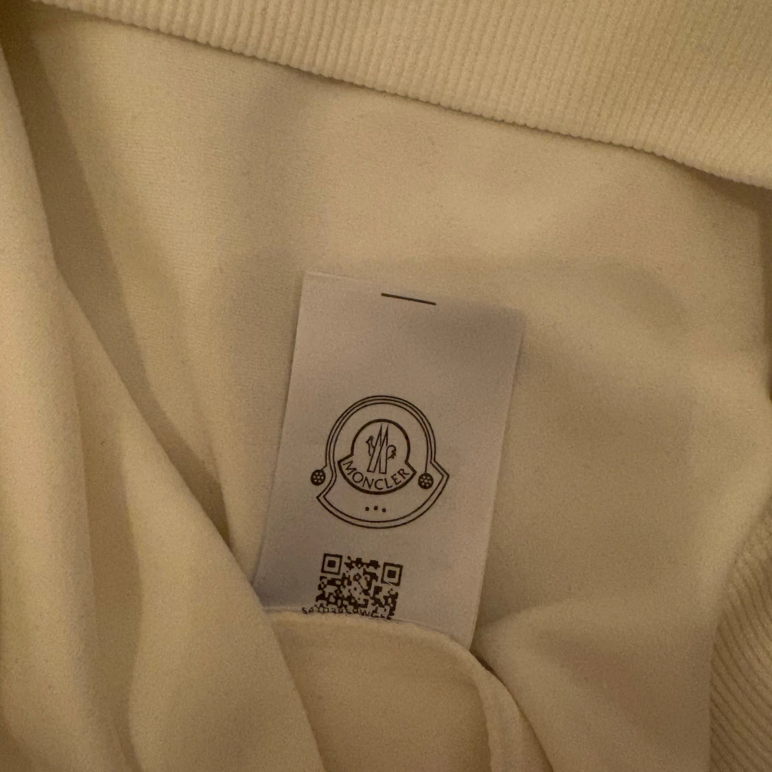 Vit sweatshirt från Moncler med logga - 3