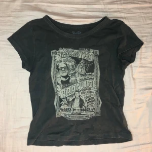 Brandy Melville tröja - Brandy Melville tröja, köpt på plick men knappt använd sen dess🖤 Storlek S