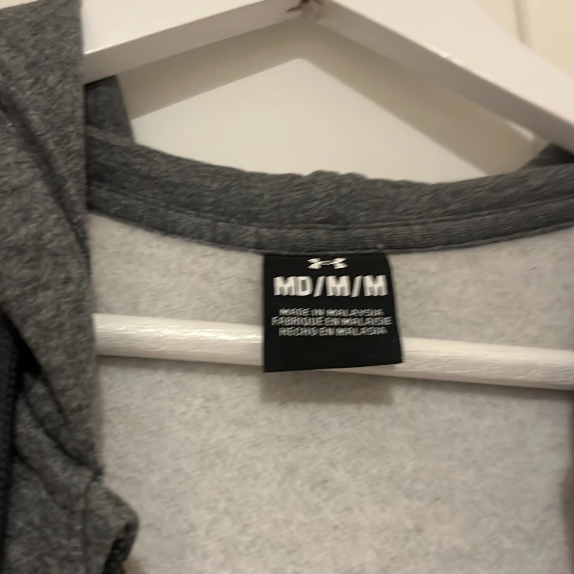 Grå hoodie från Under Armour  - 3