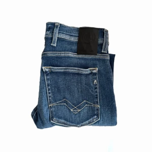Replay Jondrill Jeans  - Replay Jondrill Jeans, storlek 29/32🙌🏼 Dem är slimmade och passar perfekt för dig som vill va så kallat grish. Nypris ligger på cirka 1699 men säljer för endast 349