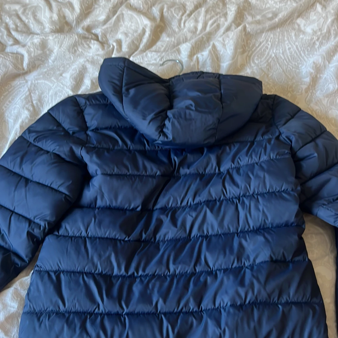 Mörkblå pufferjacka från Lyle & Scott - 3