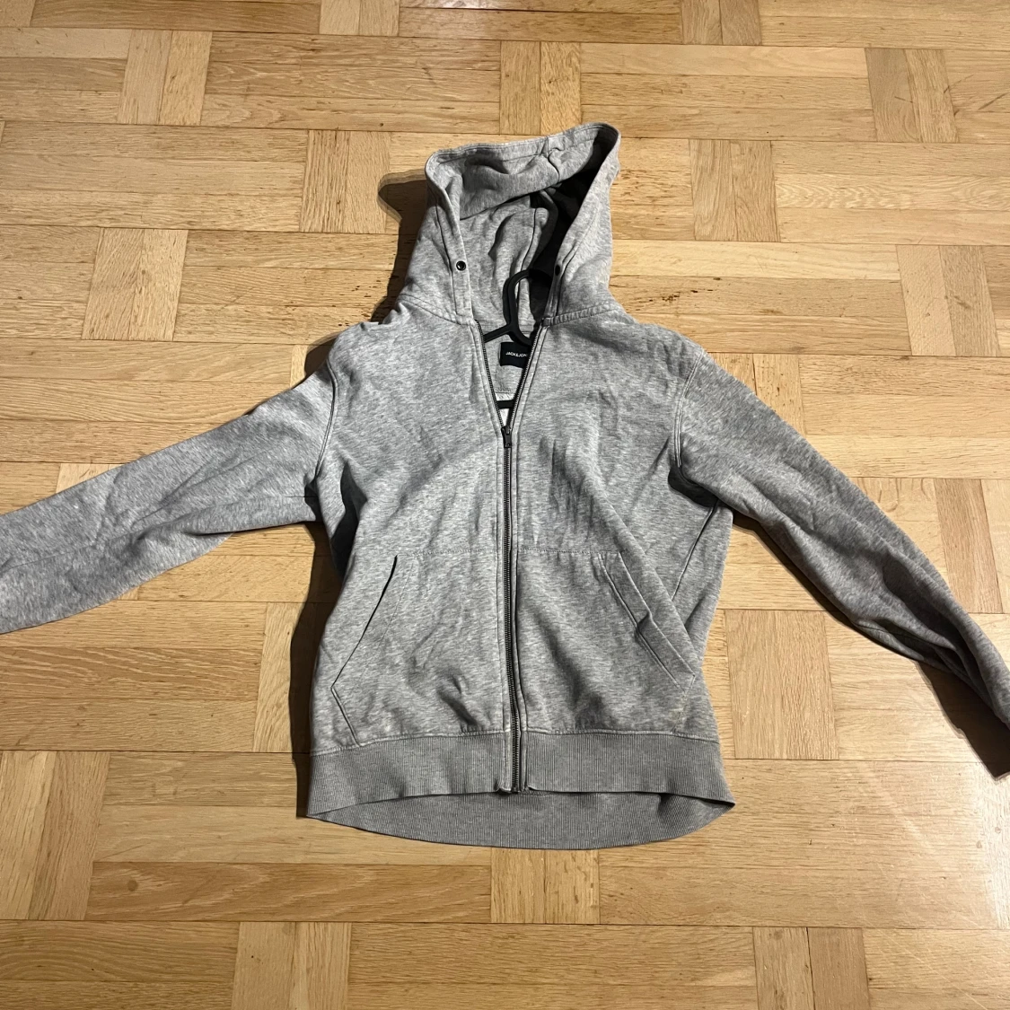 Grå Jack & Jones zip hoodie