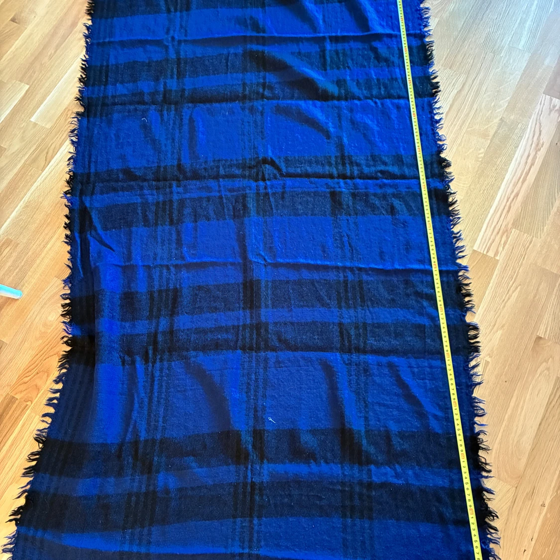 Blå och svart rutig halsduk Gina Tricot - 1