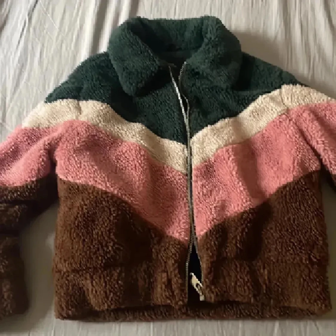 Färgglad teddyjacka med dragkedja - 1