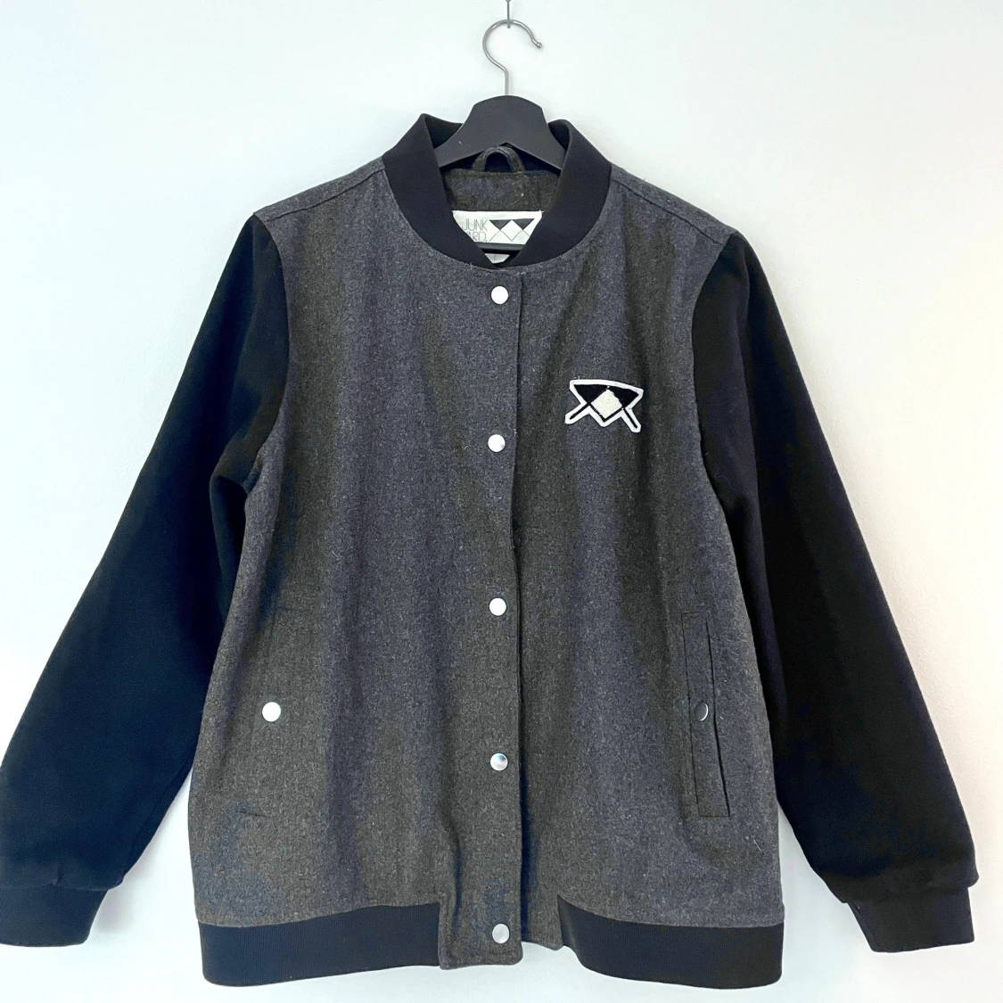 Grå bomberjacka från Junkyard L