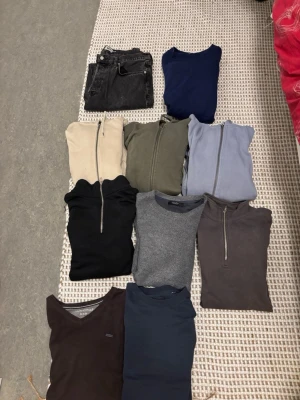 Blandade kläder i blandade märken  M och L  - Paket pris