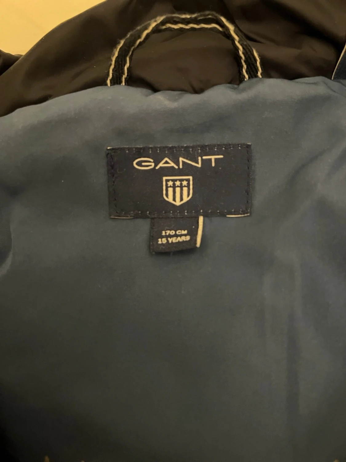 Svart dunjacka med huva från Gant - 2