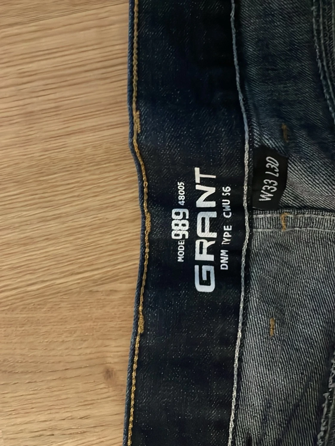 Mörkblå jeans med raka ben - 2