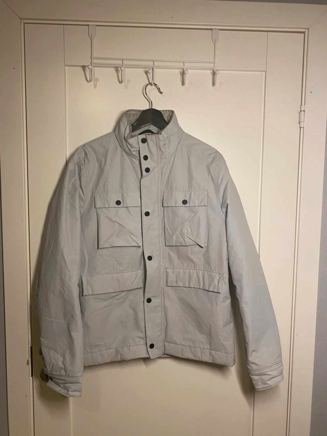Ljusgrå vindjacka från J.Lindeberg - 2