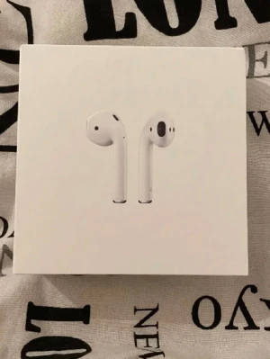Air pods - Säljer dessa fullt fungerande airpods, köpte nya så behöver inte dessa längre. Inga defekter nästan som ny:)