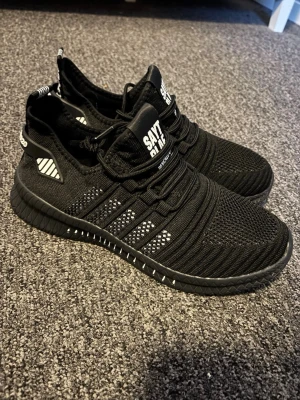 Träningsskor  - Aldrig använda 