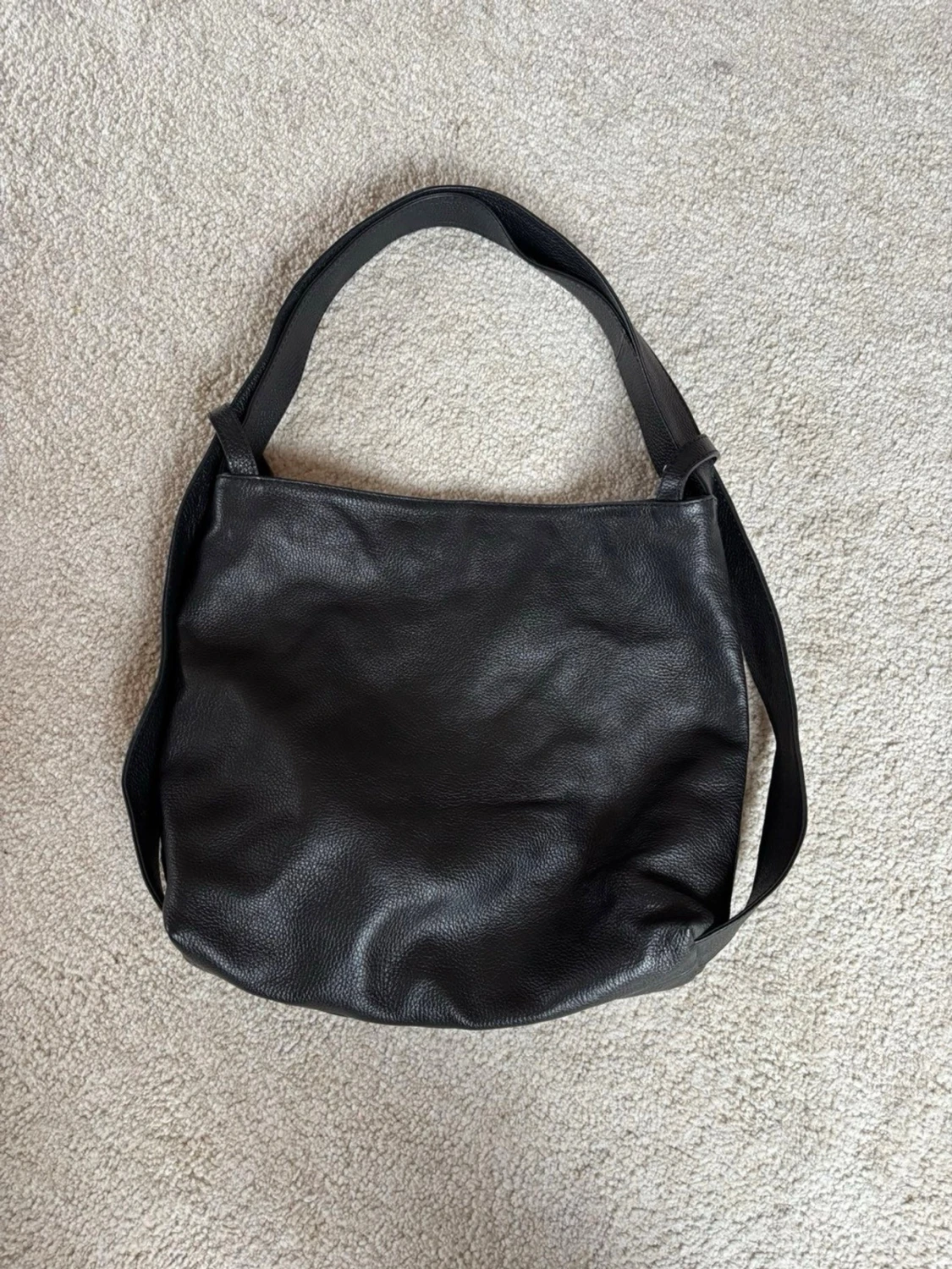 Svart skinnhandväska från Italien - 1