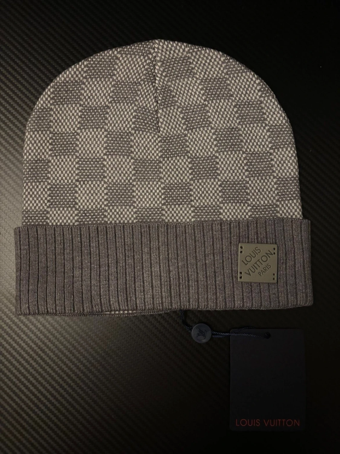 L U I S V U I T T O U N mössa
