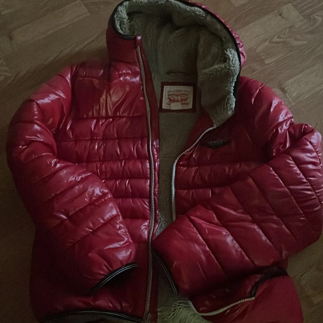 Röd pufferjacka med teddyfoder - 90