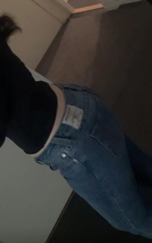 True religion jeans  - True religion jeans, storlek 30 har inte använt de så mycket eftersom de passar inte mig längre det har blivit lite för stor för mig så den är ganska ny.  Pris kan diskuteras 