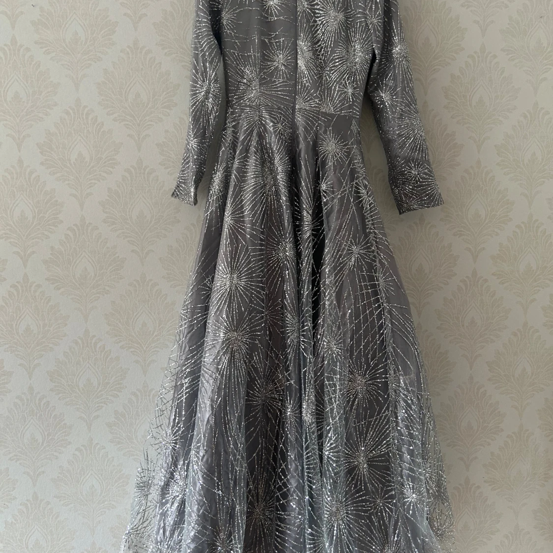 Glittrig långklänning från Belley - 2