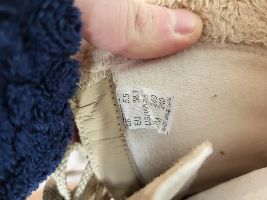 Beige Helly Hansen vinterstövlar - 4