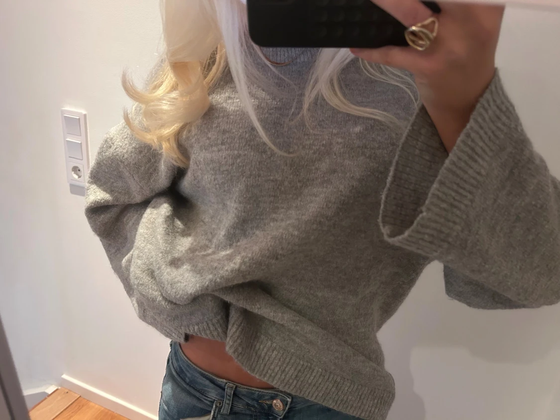 Grå stickad oversized tröja