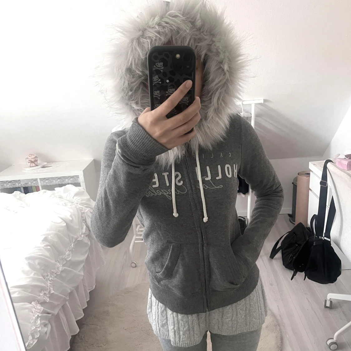 hollister fur zip up - 92