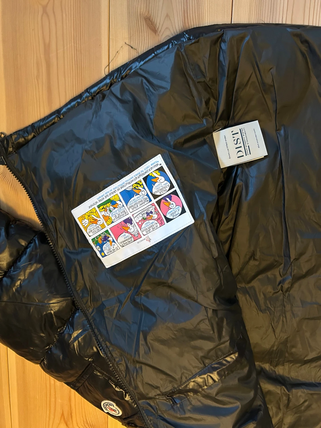 Svart dunjacka från Moncler - 2