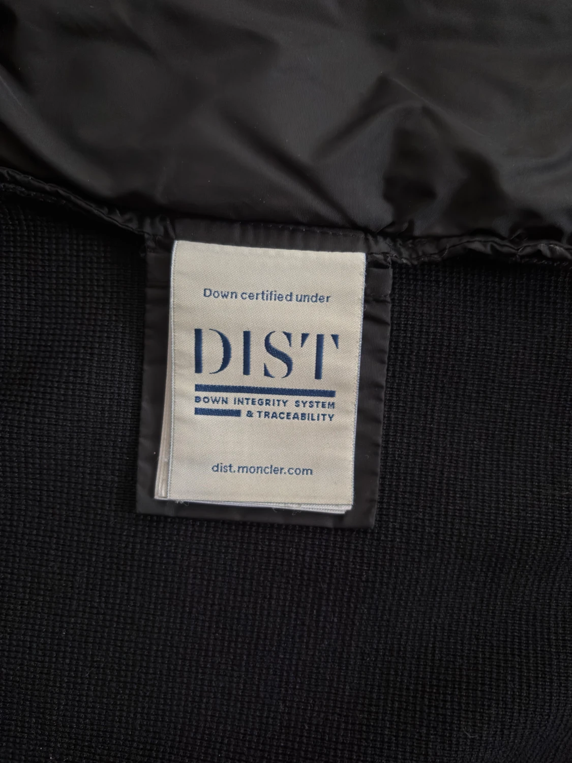 Svart Moncler pufferjacka S KVITTO FINNS - 2