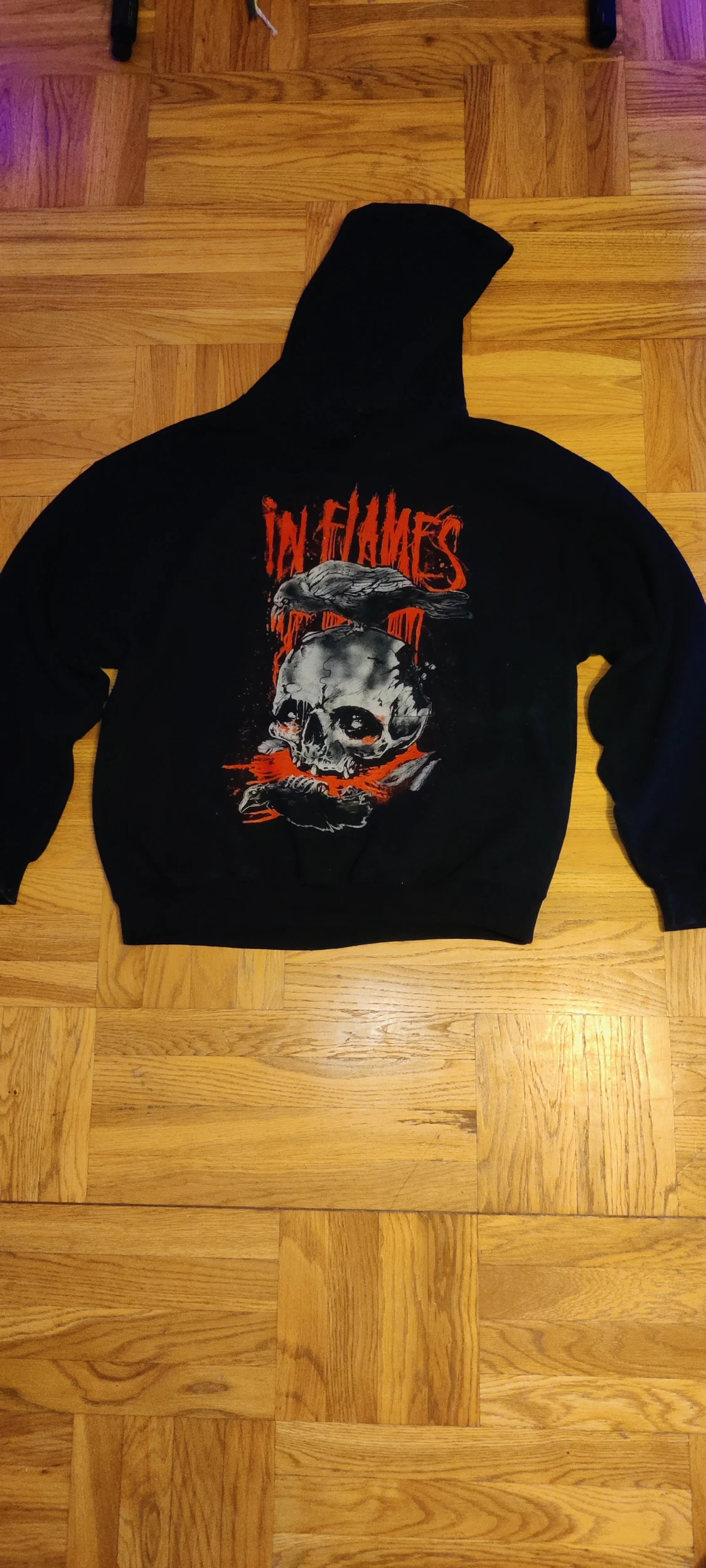 Svart In Flames hoodie med tryck